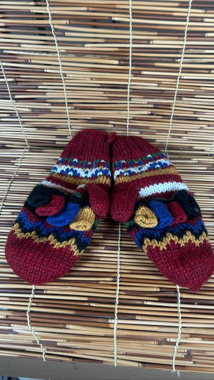 Icelandic Design Newari Nepal Chunky Knit Convertible Mittens